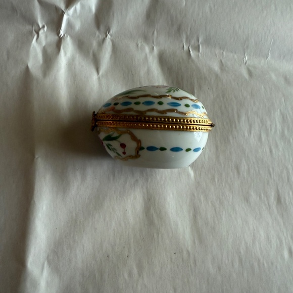 Limoges France Hand Painted Porcelain Trinket Egg Box - Picture 5 of 8